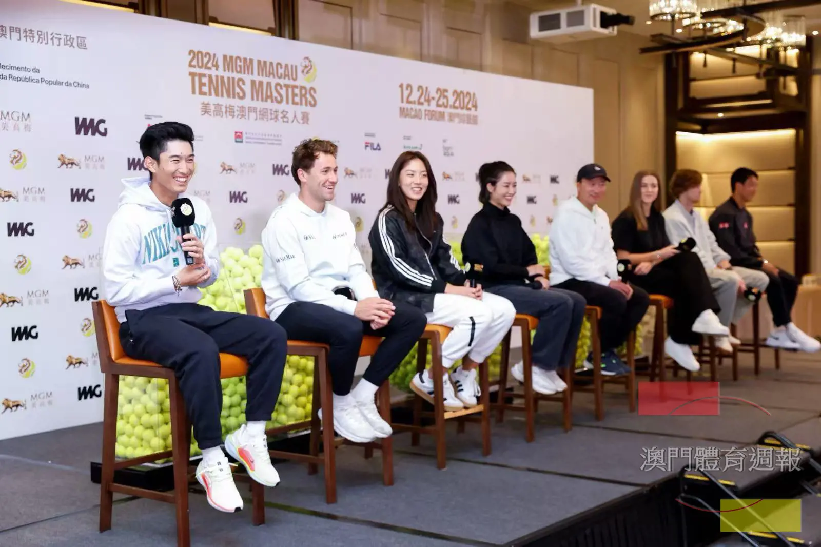 李娜、張德培等各自帶領一眾球手亮相，.jpg